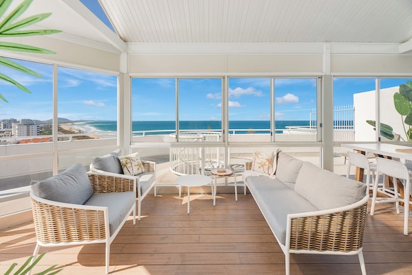 Premium penthouse, 3 slaapkamers, uitzicht op zee | Luxe beddengoed, individueel gedecoreerd, individueel gemeubileerd