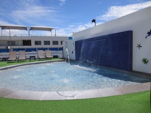 Udendørs pool, opvarmet pool