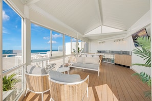 Premium-Penthouse, 3 Schlafzimmer, Meerblick | Hochwertige Bettwaren, individuell dekoriert, individuell eingerichtet