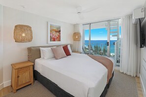 Premium bedding, individually decorated, individually furnished - Mandolin Beachfront Resort (Alexandra Headland)