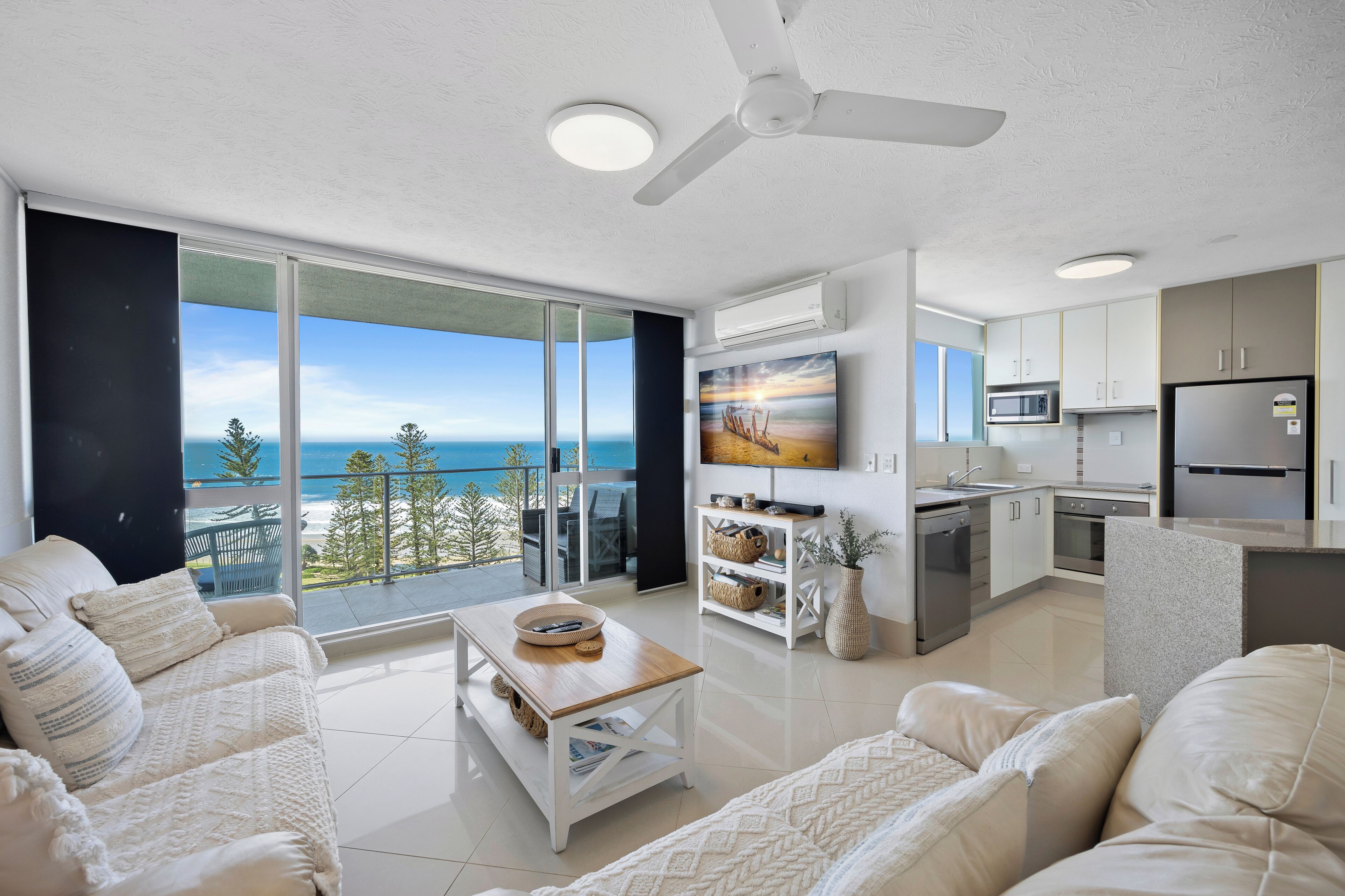Premium Ocean View Superior Apartment | Living area | 1-inch flat-screen TV with digital channels, plasma TV, ping pong
