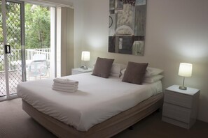 Strykejern/-brett, barnesenger og ekstrasenger (mot et tillegg)