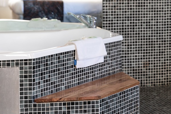 Spa Suite | Bathroom | Free toiletries, towels