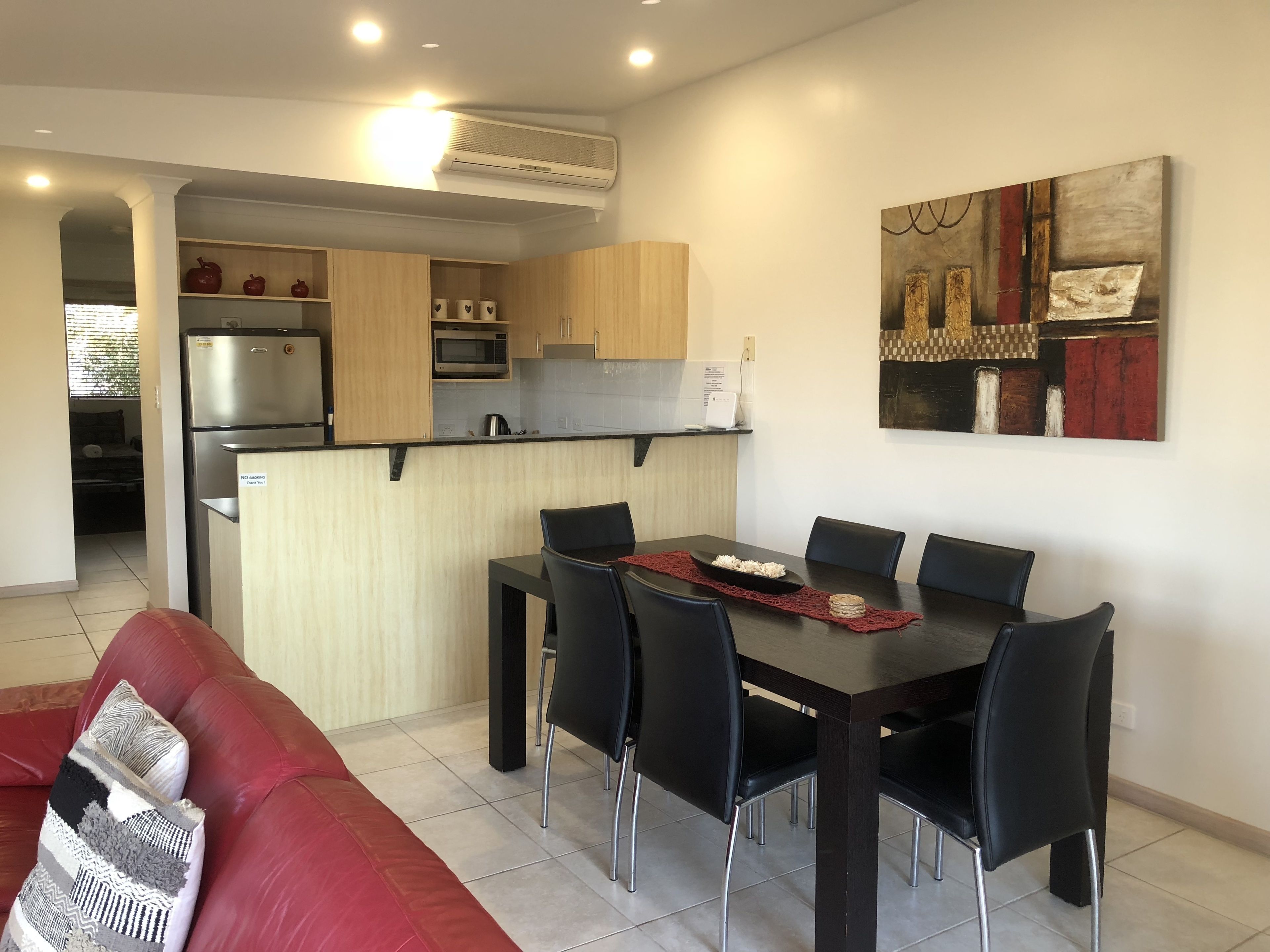 Standard Apartment, 2 Bedrooms, Non Smoking, Kitchen (Ensuite) | In-room dining