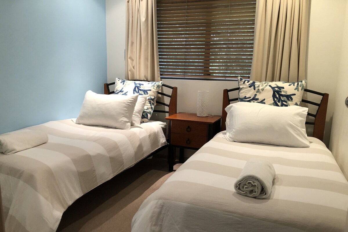 2 habitaciones, tabla de planchar con plancha y wifi gratis 