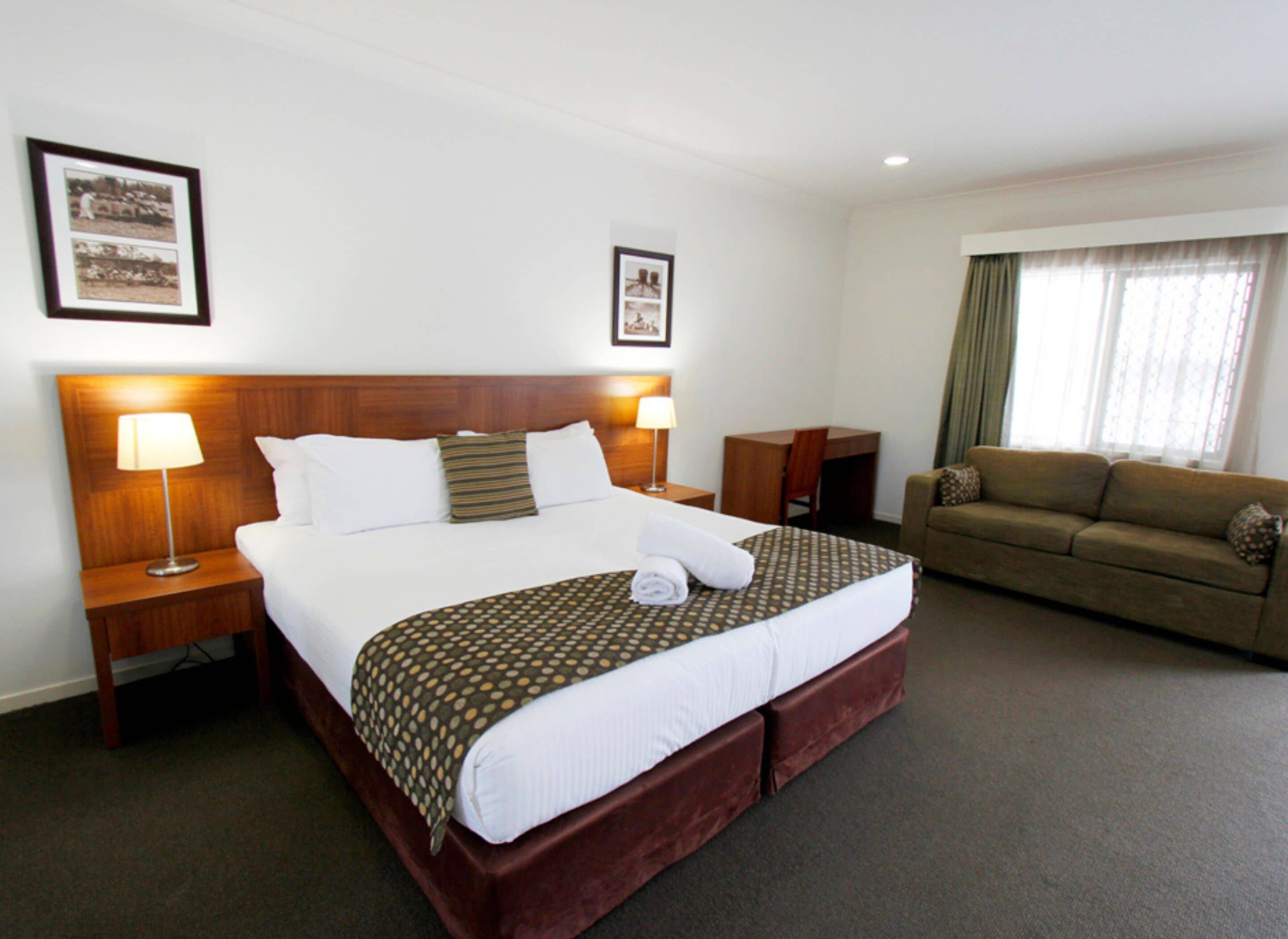 エグゼクティブ スタジオスイート | デスク、アイロン / アイロン台、WiFi (無料)、ベッドシーツ