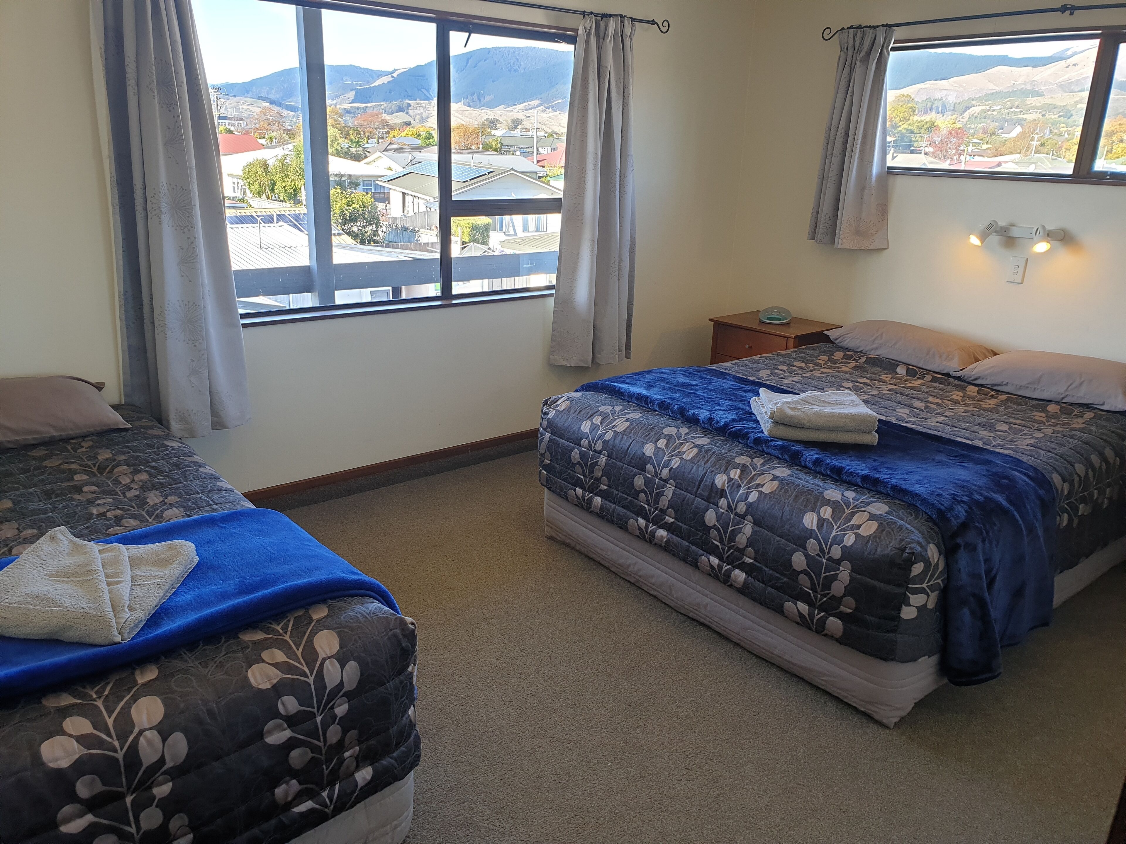 Three Bedroom Motel & Deck 