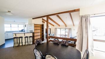 Three Bedroom Motel & Deck | Living area