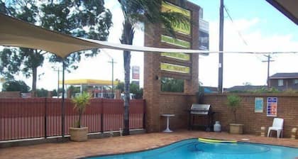 Cobar Town and Country Motor Inn