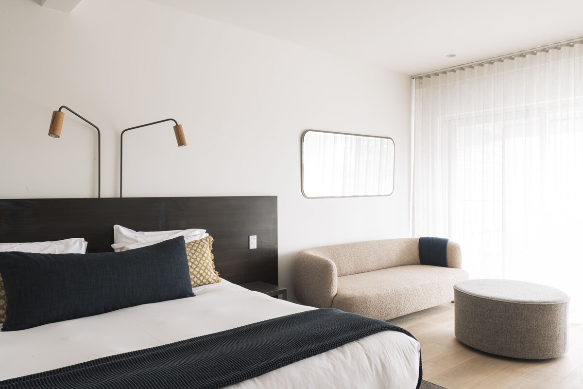 Poolside Terrace | 1 bedroom, minibar, in-room safe, iron/ironing board