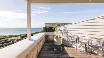 Classic Balcony | 1 bedroom, minibar, in-room safe, iron/ironing board