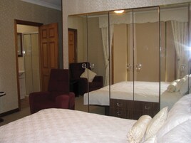 1 habitación, colchones con efecto memoria y decoración personalizada 