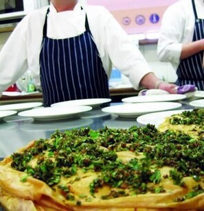 Food and drink - Spring Creek Mountain Cafe & Cottages (The Falls)