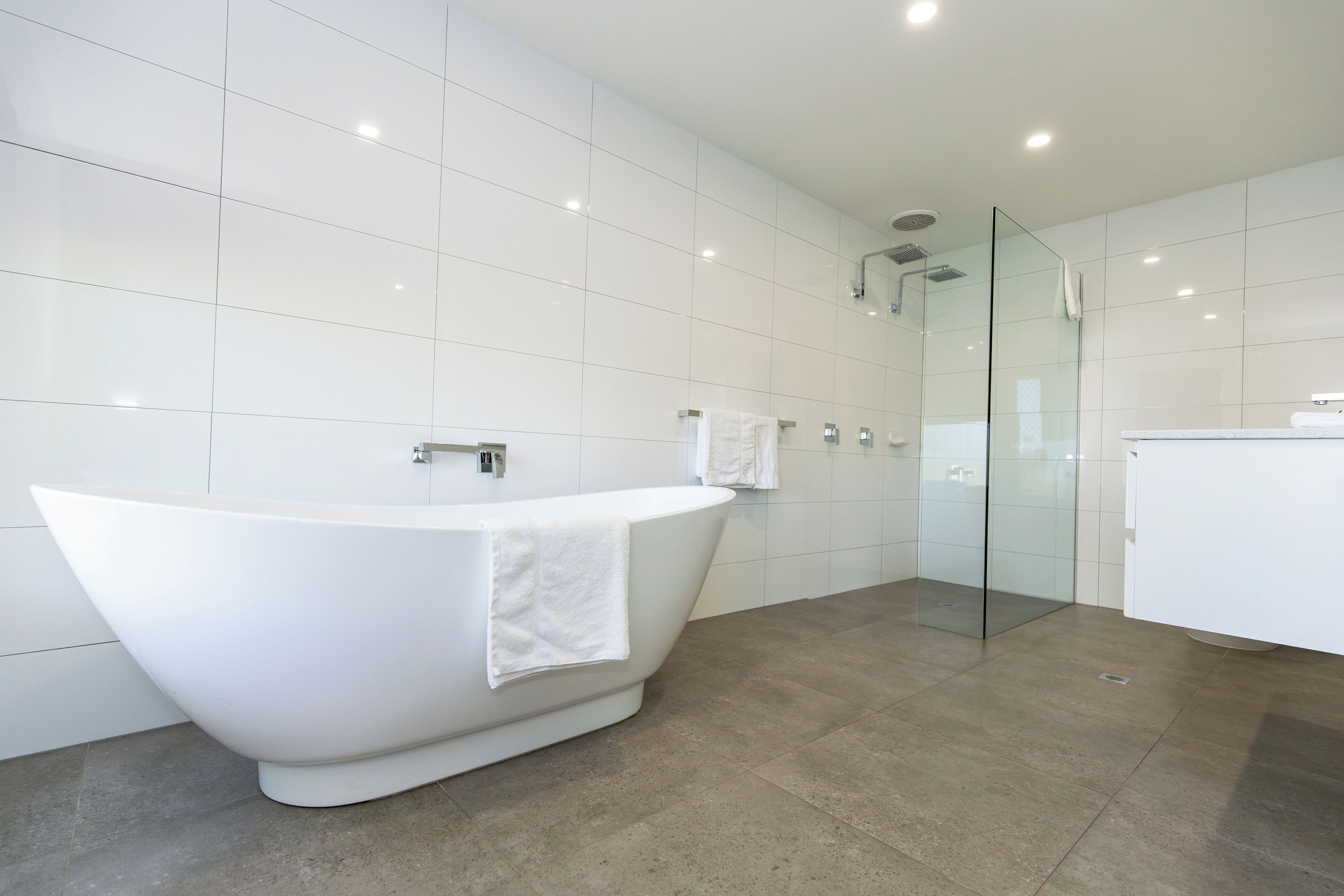 Premier Room | Bathroom | Free toiletries, hair dryer, towels, soap