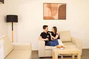 Premier Room | Iron/ironing board, free WiFi, bed sheets - Murray Downs Resort (Murray Downs)