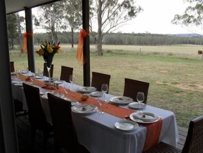 Outdoor dining - Hunter Valley Retreat (Quorrobolong)