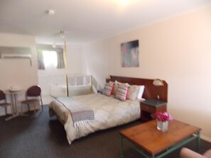 Free WiFi, bed sheets