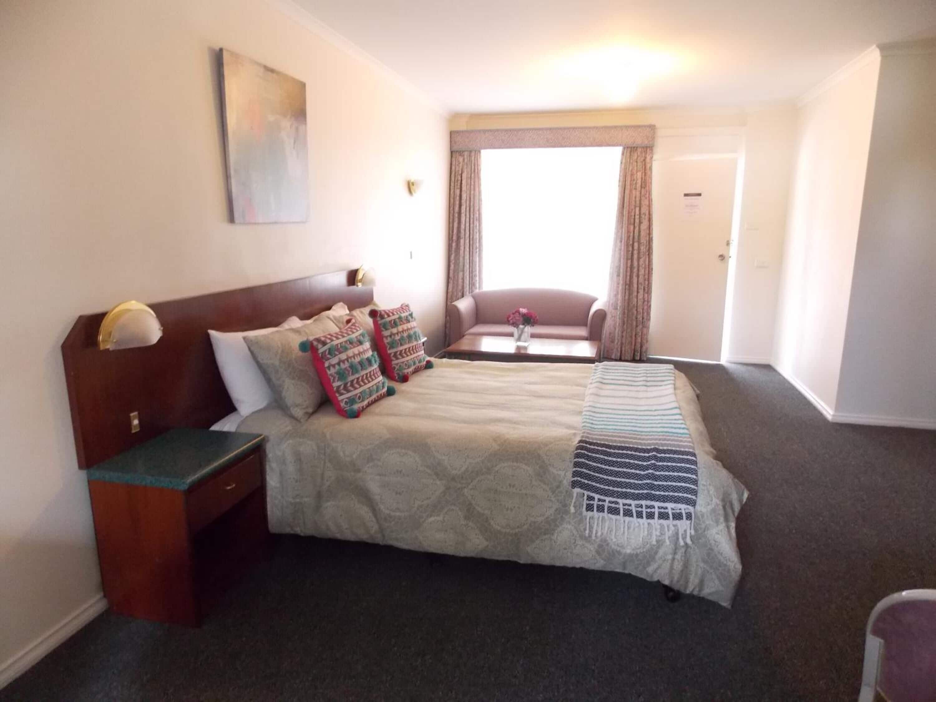 Free WiFi, bed sheets