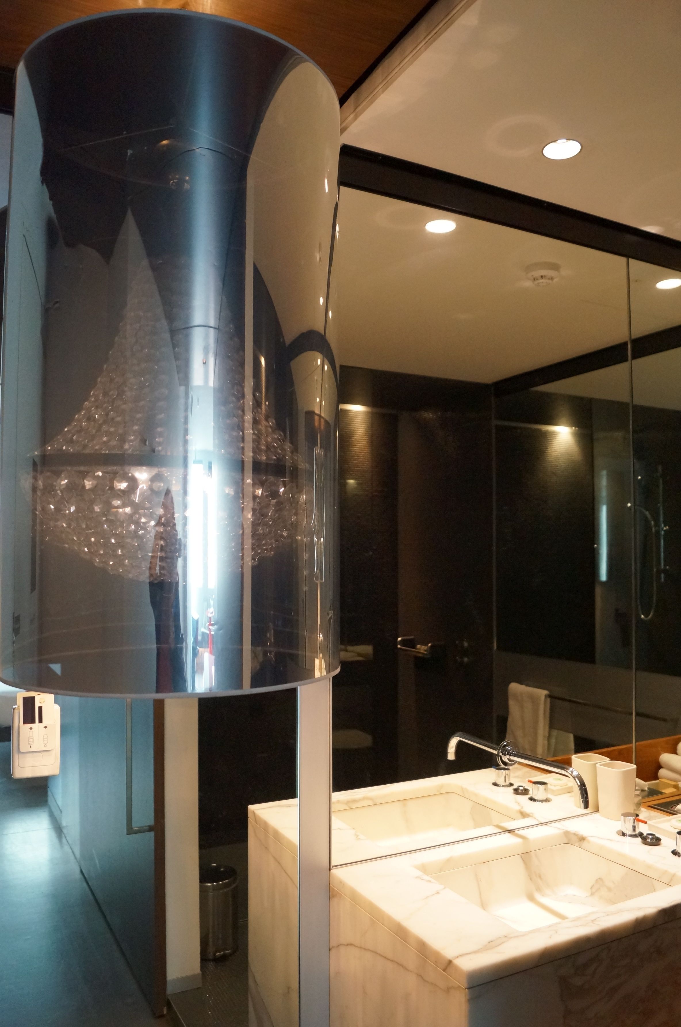 standard suite, 1 king bed | bathroom sink