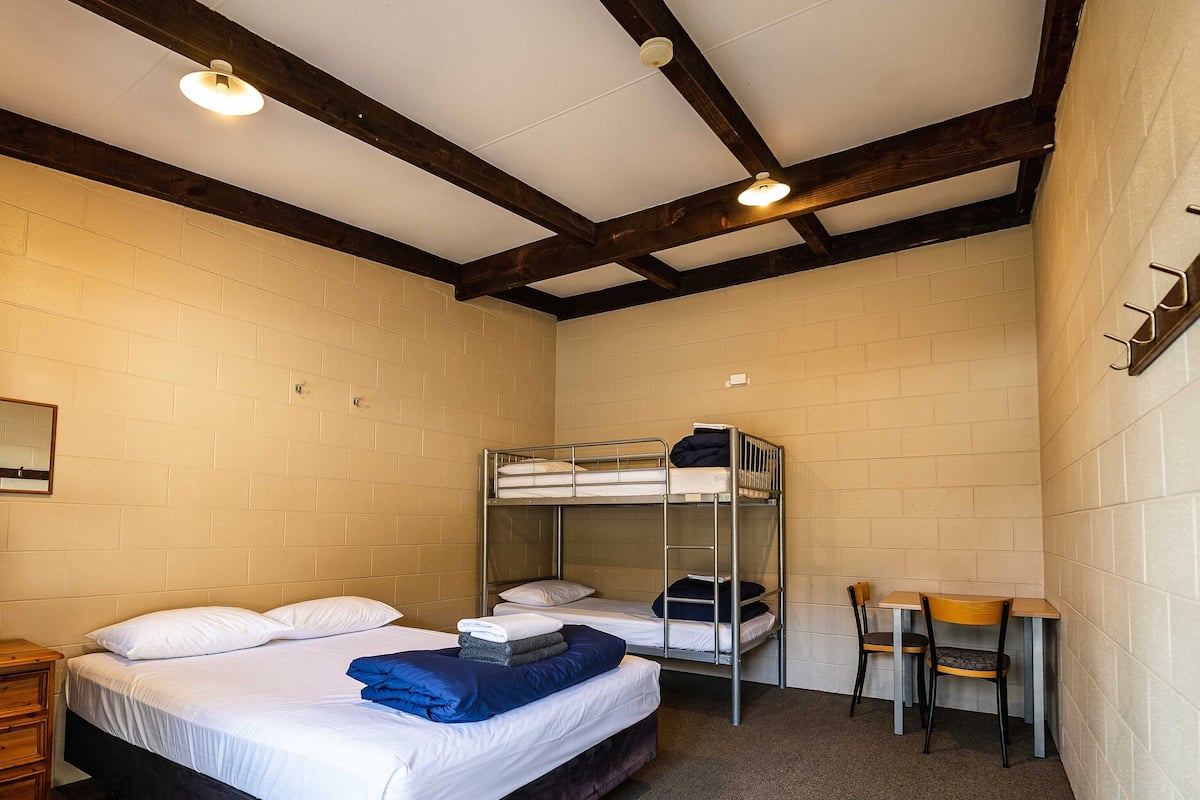 Cabane Standard, salle de bains commune (Bedding Provided) | Wi-Fi
