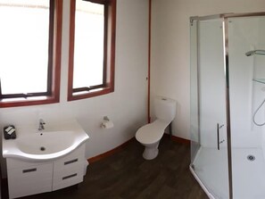 Standard Room, 2 Bedrooms, Kitchenette | Bathroom | Towels