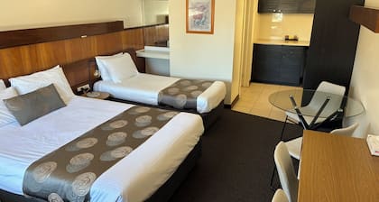 Hi Way Eight Motor Inn