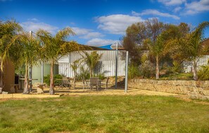 BBQ/picnic area - Hi Way Eight Motor Inn (Stawell)