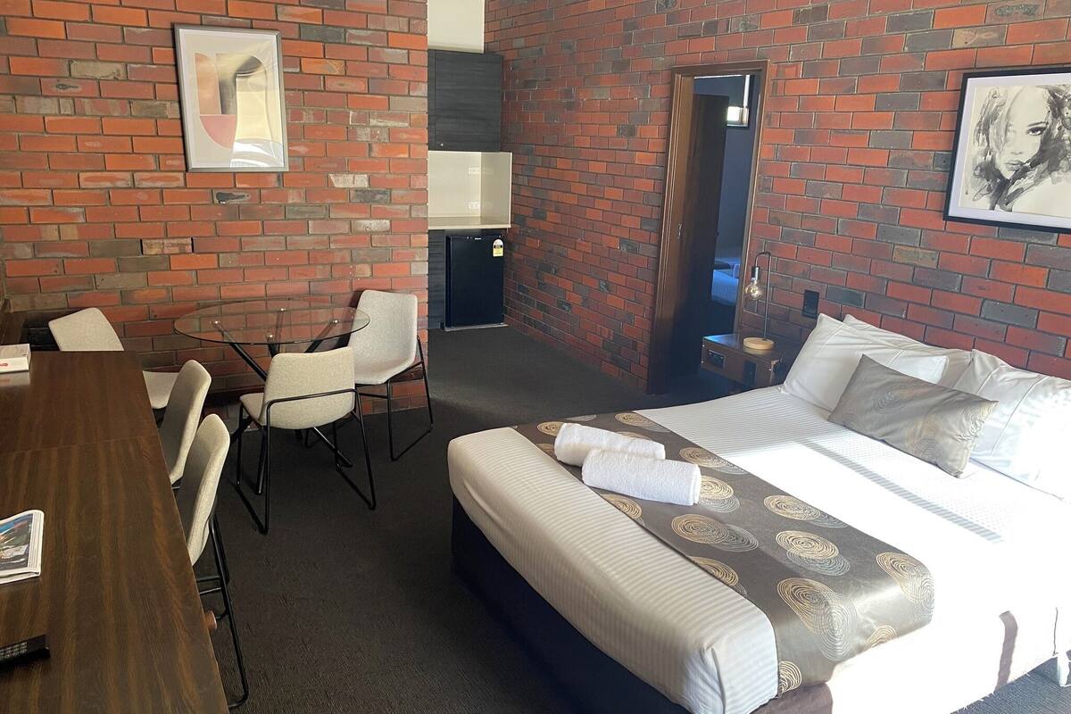 Family Room, 1 Bedroom | 1 bedroom, desk, laptop workspace, blackout drapes