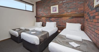 Hi Way Eight Motor Inn
