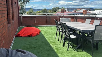 Standard Süit, 2 Yatak Odası, Küçük Mutfak (Hampden Suite) | Teras/veranda