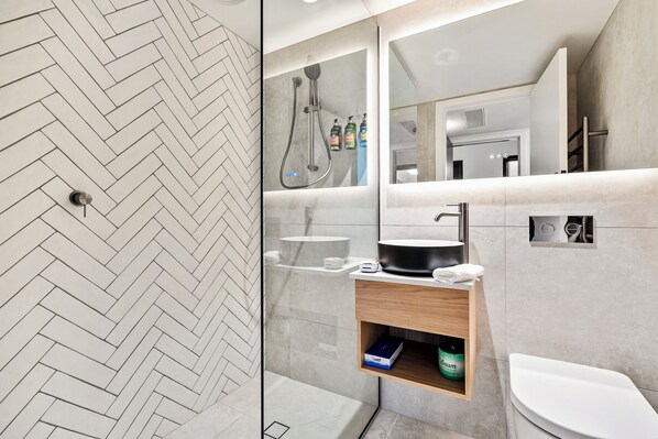 Dusche, Hydromassagedusche, Designer-Toilettenartikel, Haartrockner
