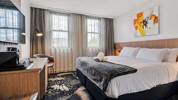 Standardværelse - 1 kingsize-seng - ikke-ryger - udsigt til flod | Premium-sengetøj, senge med topmadrasser, minibar, skrivebord