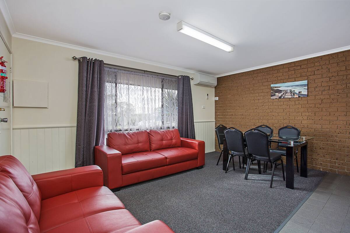 Téléviseur de 60 po avec télévision numérique, lecteur de DVD