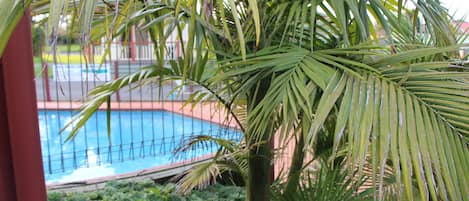 Departamento Premium, 2 habitaciones, cocineta (Twin Share Linen Surcharge, Pay at Ht) | Vista al jardín