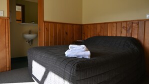 Studio | Restaurant - Donegal House (Kaikoura)