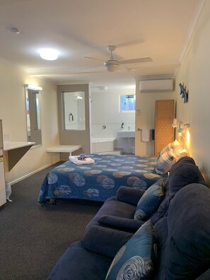 Standard Room, Non Smoking, Jetted Tub (Spa Room) | Blackout curtains, iron/ironing board, free WiFi, bed sheets