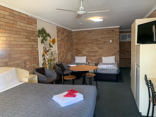 Family Room, Non Smoking (3 Bed Family Room)