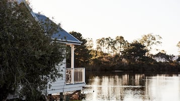 Luxury Lakeside Villa | Lake view