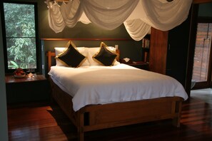 Luxury-Suite, 1 Schlafzimmer (Hide or Seek) | 1 Schlafzimmer, individuell dekoriert, individuell eingerichtet