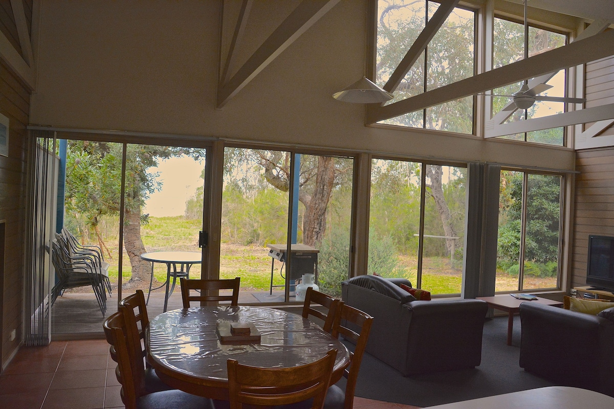 Standard Cabin, 2 Bedrooms, Non Smoking, Kitchen (sleeps 4) | Living area | Plasma TV, DVD player
