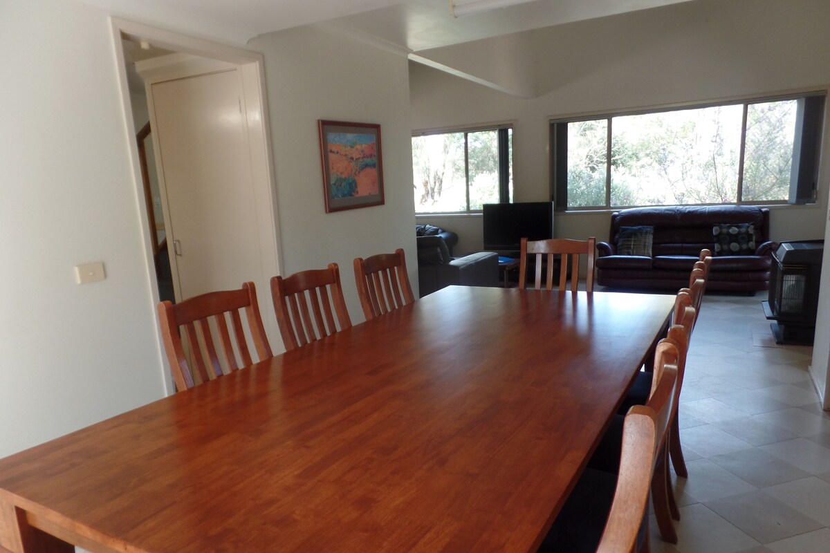 Standard Cabin, Non Smoking, Kitchen (4 Bedroom - Burrabogie) | In-room dining
