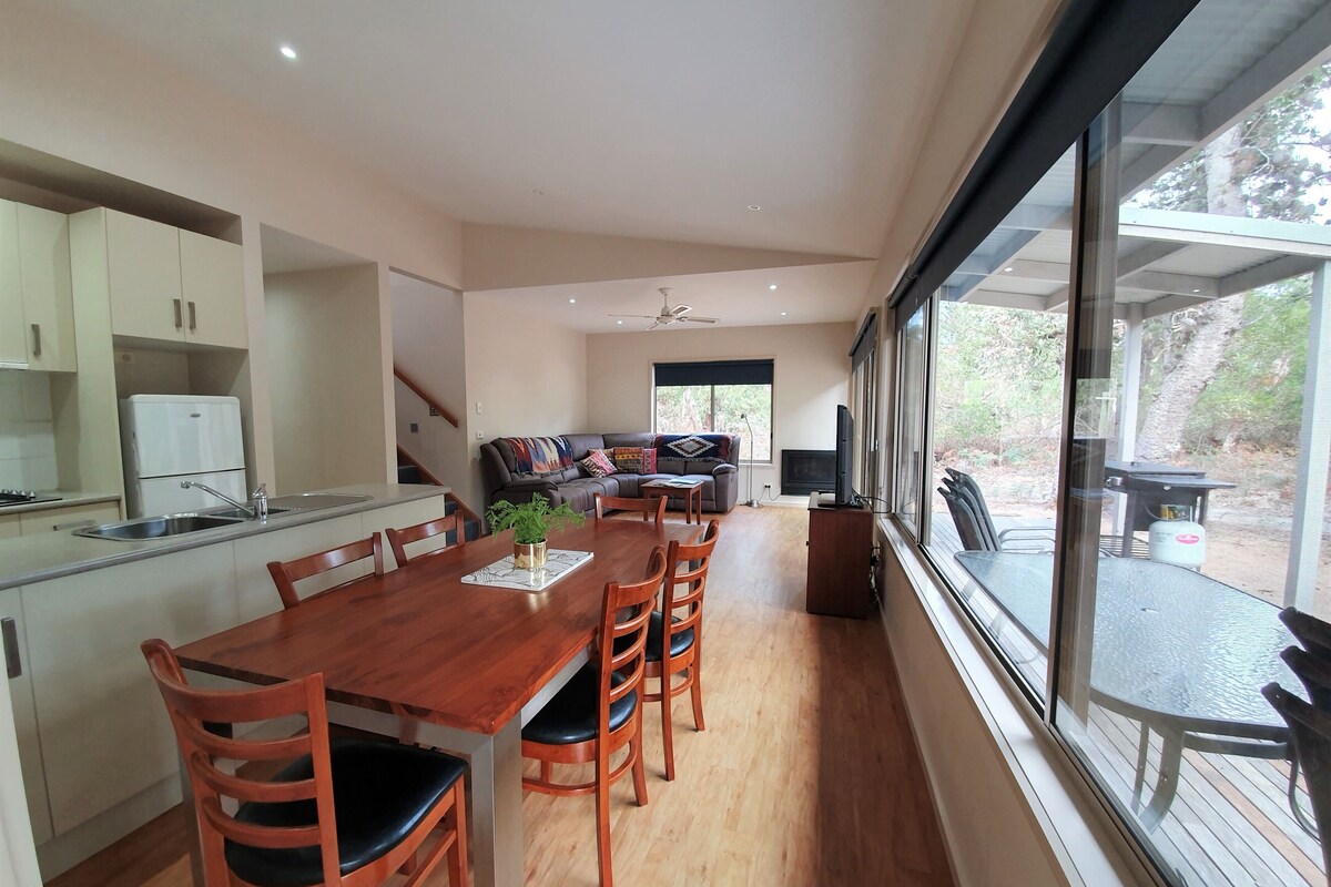 Standard Cabin, Multiple Bedrooms, Non Smoking, Kitchen (3 Bed/3 bathroom Spa) | Living area | Plasma TV, DVD player