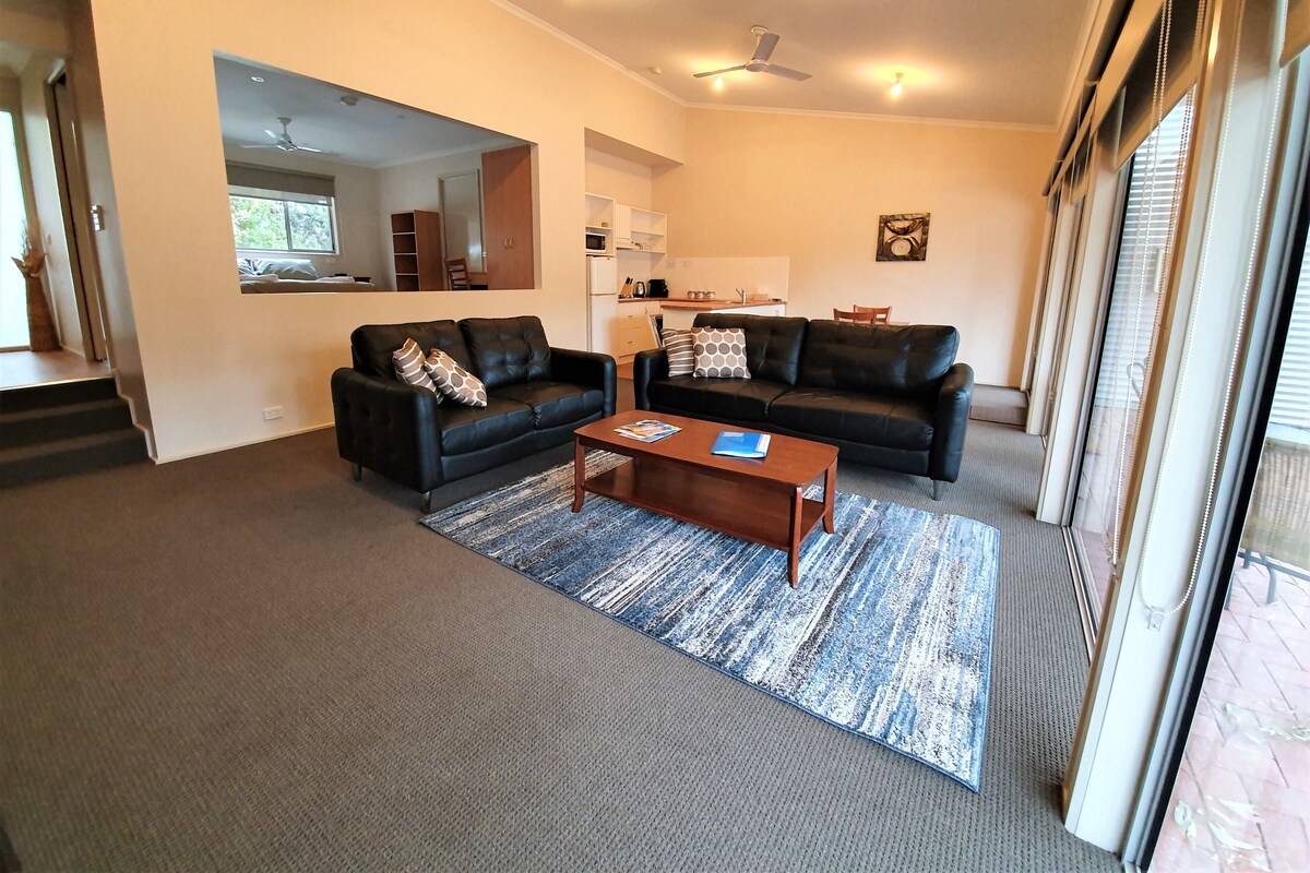 Standard Suite, 1 Bedroom, Non Smoking, Kitchen (bushview lodge) | Living area | Plasma TV, DVD player