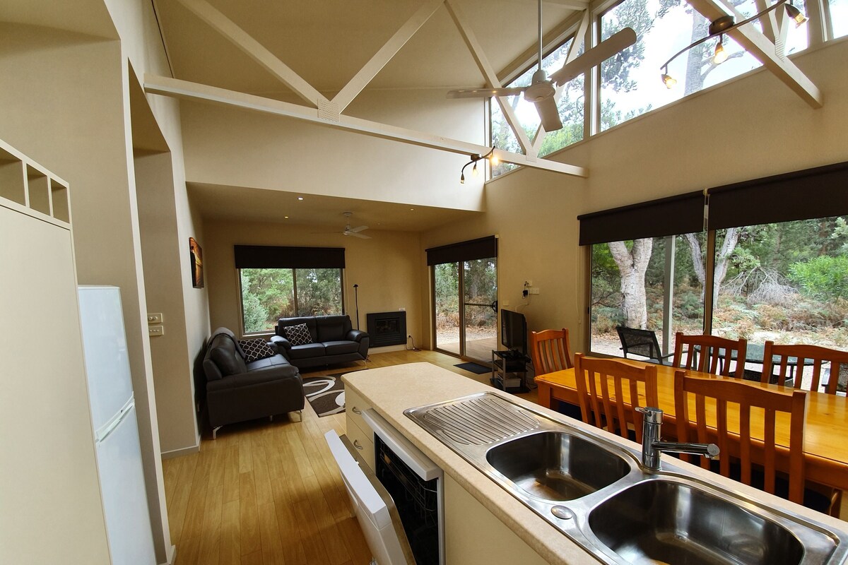 Standard Cabin, 2 Bedrooms, Non Smoking, Kitchen (disabled friendly) | Private kitchen | Full-sized fridge, microwave, electric kettle, cookware/dishes/utensils