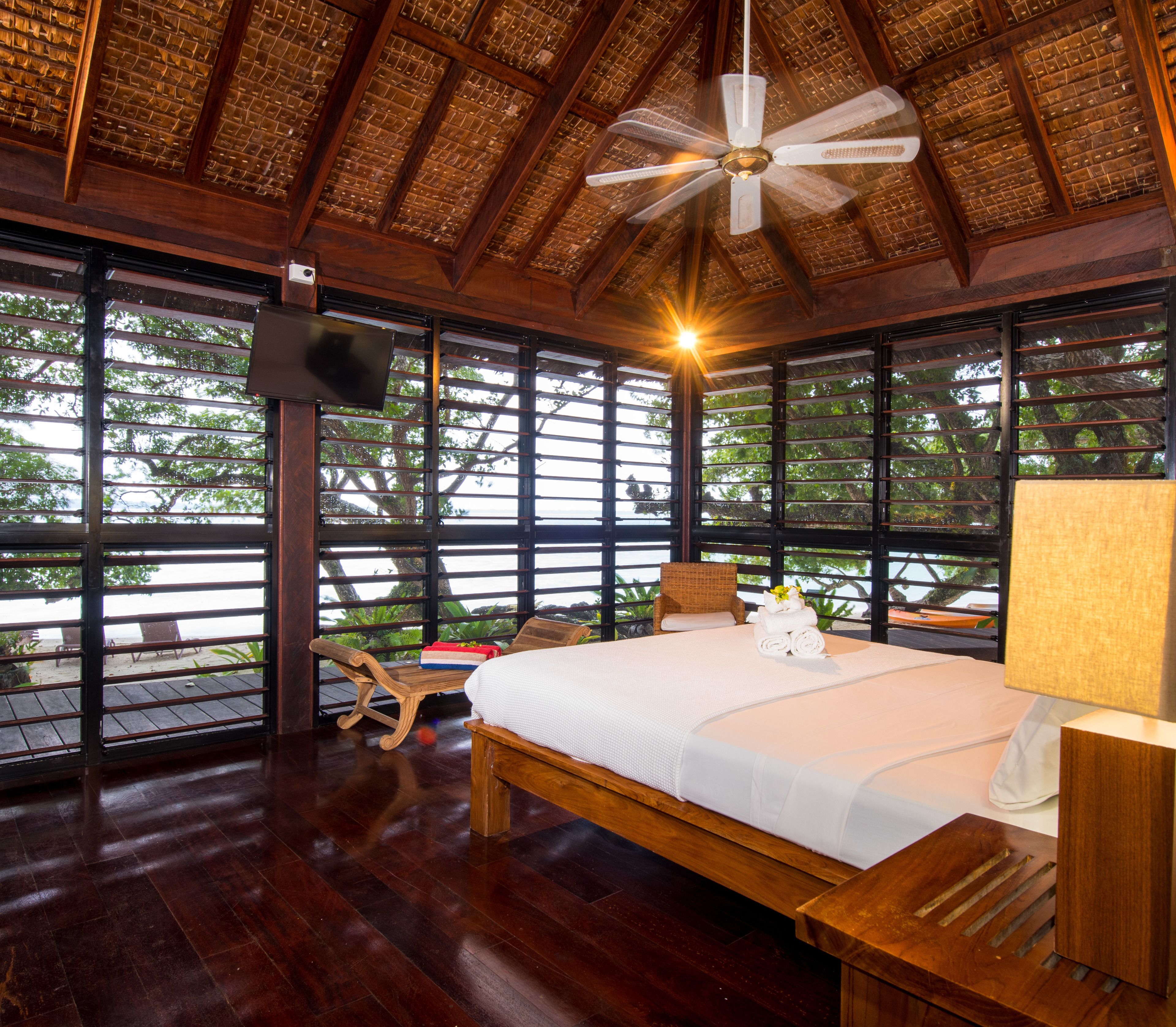 1 غرفة نوم وأغطية فراش متميزة وميني بار وخزنة داخل الغرفة