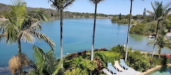 Sunrise Cove Holiday Apartments