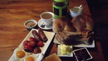 Breakfast (NZD 5 per person)