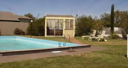 Darlot Motor Inn