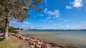 Garden - Corlette Retreat (Corlette)