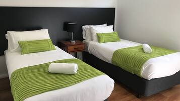 Premium-Apartment, 2 Schlafzimmer | 1 Schlafzimmer, hochwertige Bettwaren, Zimmersafe, Bügeleisen/Bügelbrett